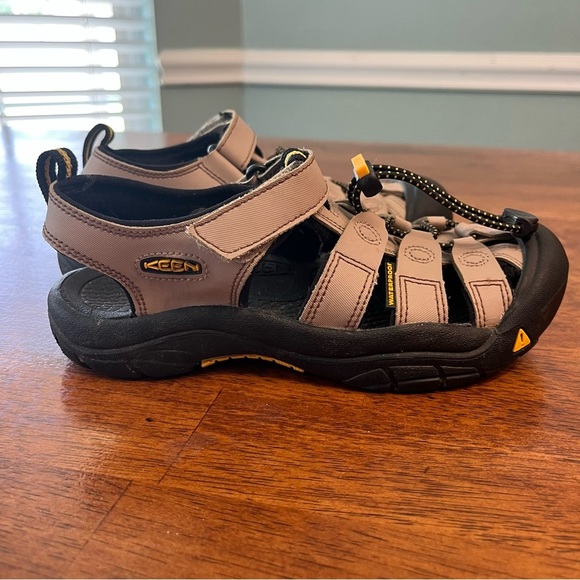 Big boys keen sandals size 3 tan black - Picture 1 of 12